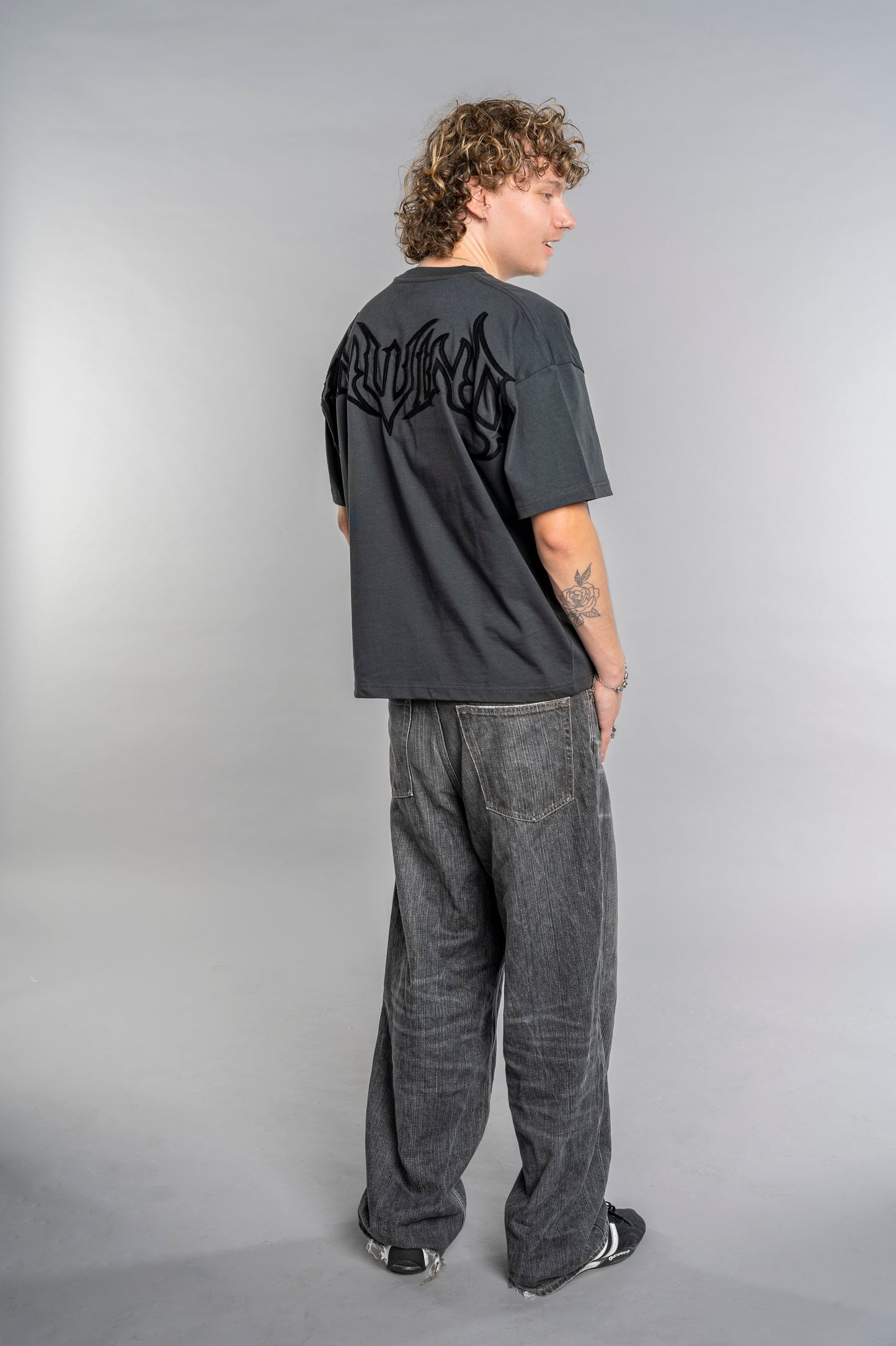 3D EMBROIDERY TEE