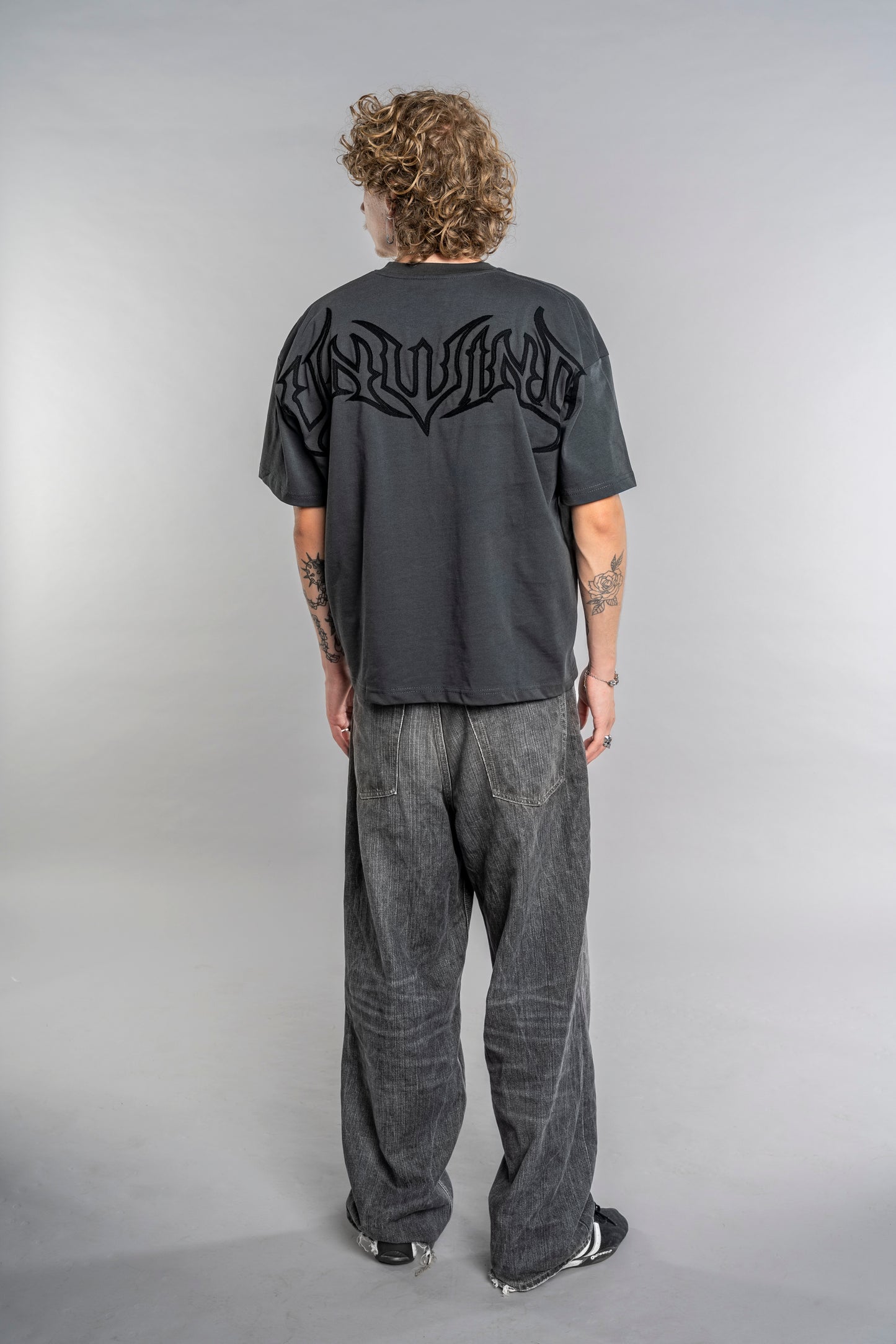 3D EMBROIDERY TEE
